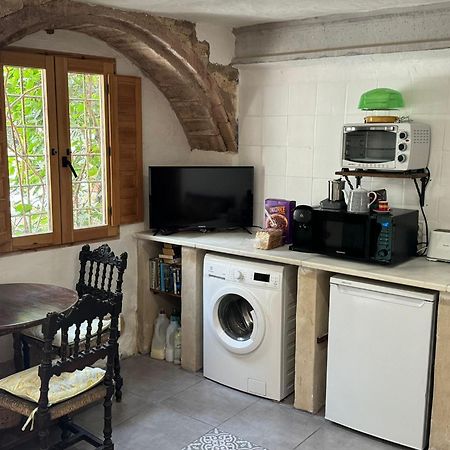 Oliva Courtyard Guesthouse מראה חיצוני תמונה