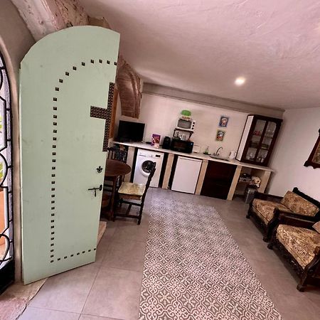 Oliva Courtyard Guesthouse מראה חיצוני תמונה