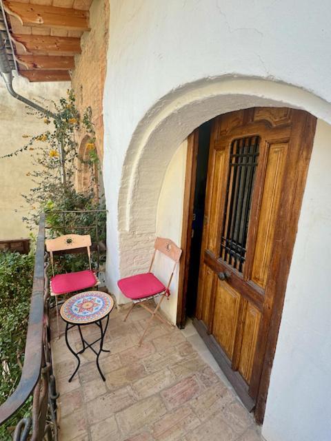 Oliva Courtyard Guesthouse מראה חיצוני תמונה