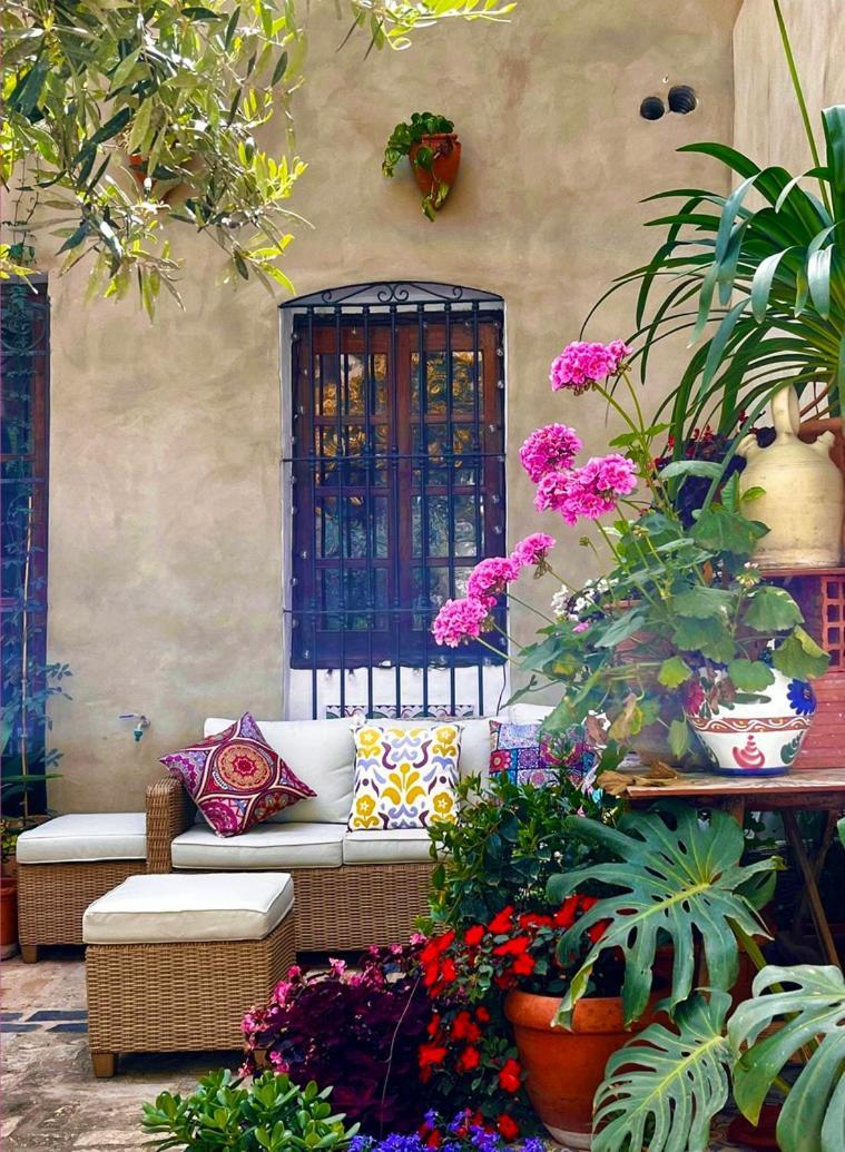 Oliva Courtyard Guesthouse מראה חיצוני תמונה