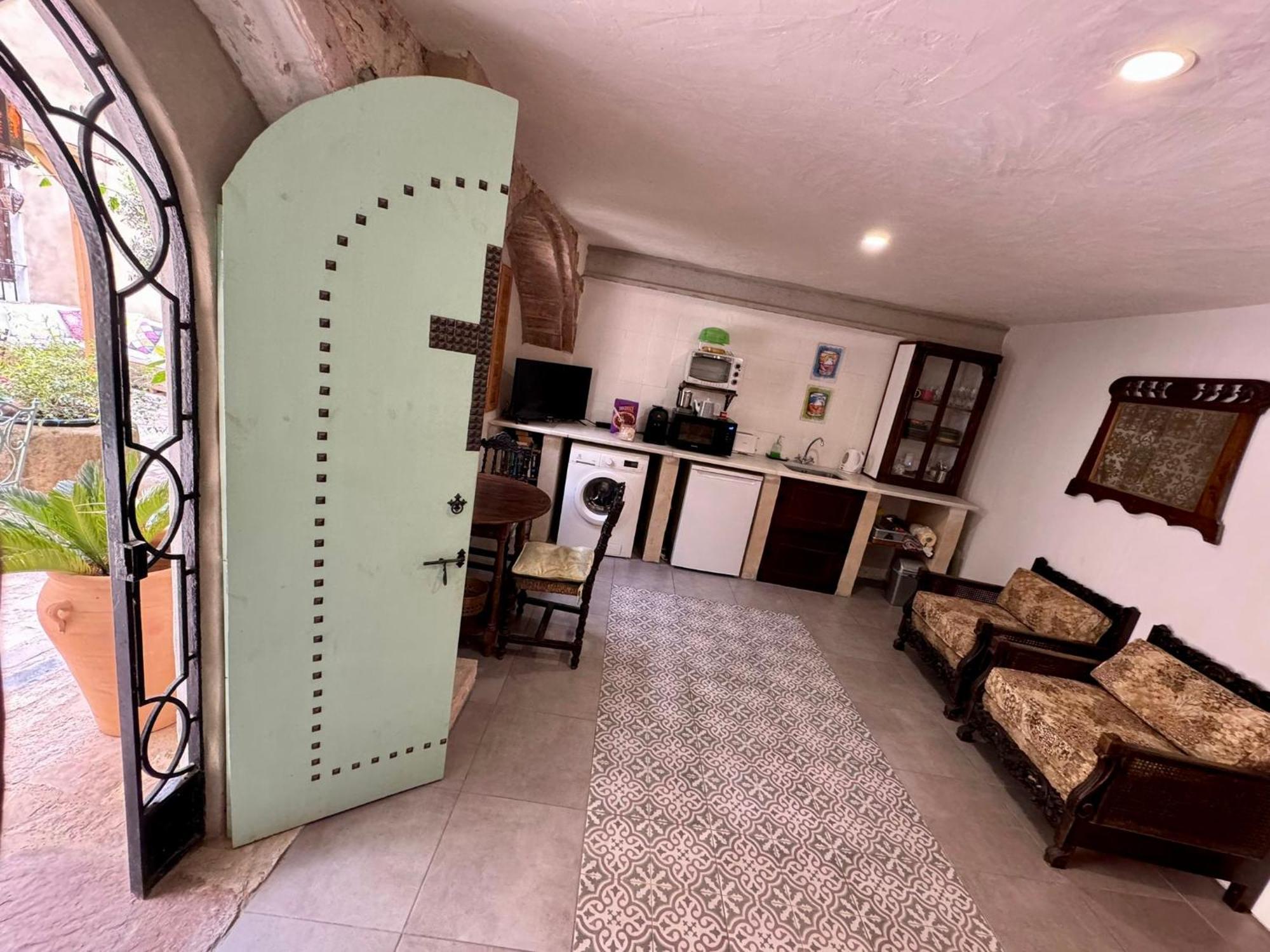 Oliva Courtyard Guesthouse מראה חיצוני תמונה